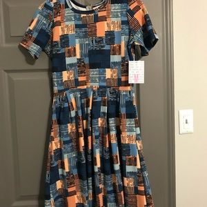 Lularoe Medium Amelia NWT
